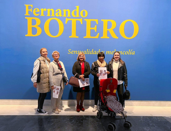 Las personas asistentes, antes de entrar a la exposición