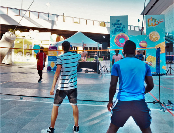 El centro ‘Odiel’ de Huelva promueve el deporte inclusivo entre los jóvenes participando en la iniciativa ‘Bádminton sin barreras’