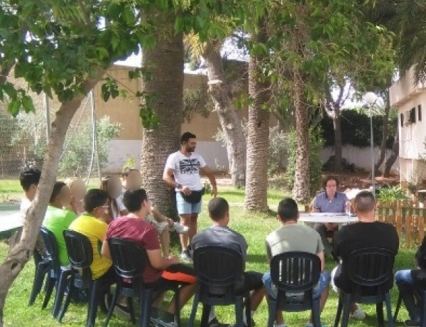 Charla de Jorge Lis (expiloto) en el centro Mariano Ribera. Fundación Diagrama.