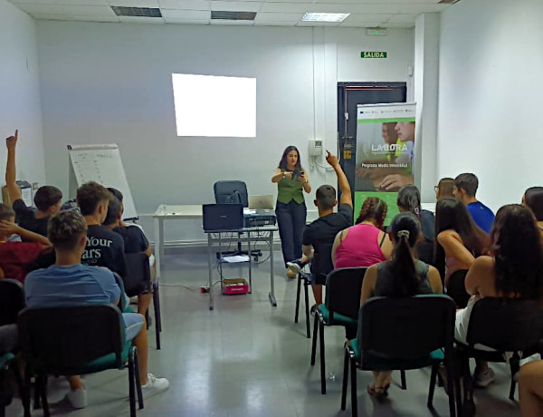 Formación en digitalización e IA para el empleo