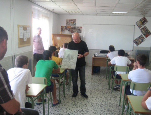 El centro ‘San Miguel‘ de Granada organiza una charla para los menores con el pintor Diego Canca Román