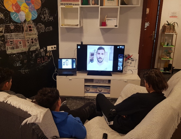 El futbolista Sergio Blázquez ‘Tekio’ comparte una charla con jóvenes atendidos en varios centros gestionados por Fundación Diagrama