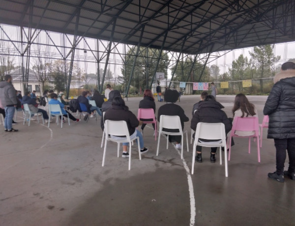 Las personas menores del centro ‘Montealegre’ de Ourense desarrollan sus capacidades creativas en una jornada con actuaciones artísticas