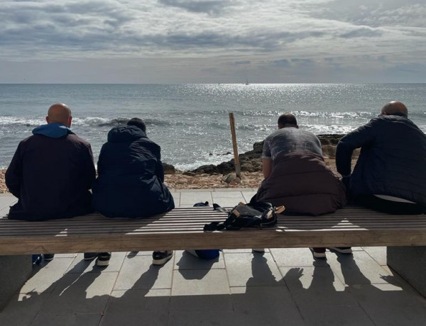 Un grupo de personas atendidas en el Centro para la Atención de la Enfermedad Mental ‘Altavida’ de Abanilla visitan la ciudad de Torrevieja. Fundación Diagrama. Murcia 2022.