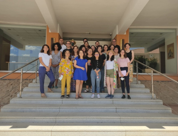 Un grupo de profesores de universidades de Colombia y Brasil visitan las instalaciones del centro ‘Genil’ de Granada. Fundación Diagrama. Andalucía 2022.