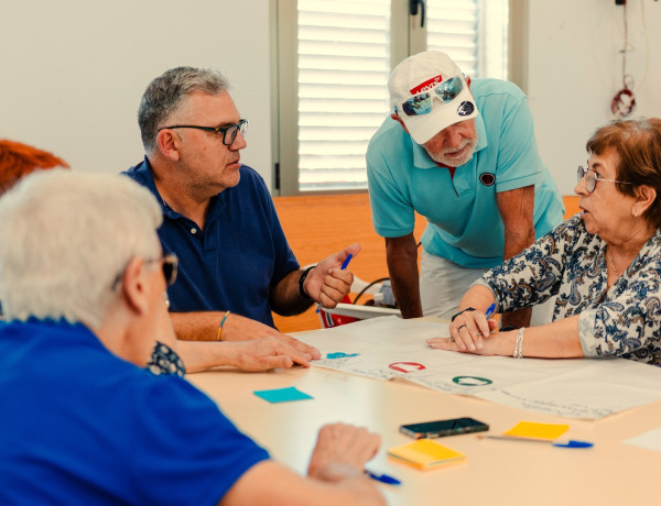 Personas mayores en el grupo de trabajo del Programa de Envejecimiento Activo en el ámbito rural