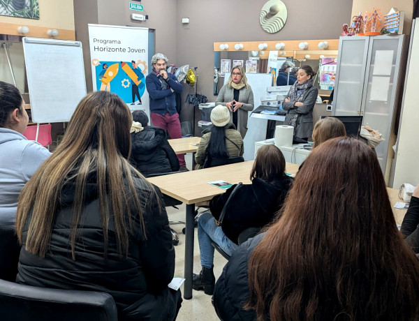 Sesión inicial de la formación en la sede de CEDECO