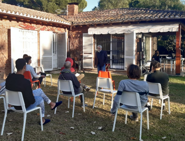 El ilusionista y humorista Màgic Andreu visita a los jóvenes atendidos en el SPAAI ‘Llavaneres’ de Barcelona