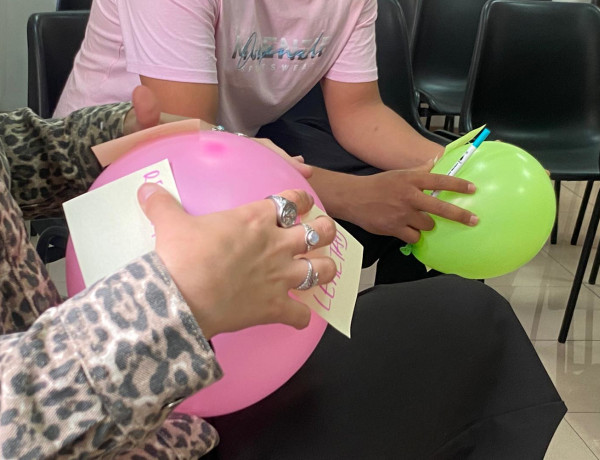 Una de las dinámicas del taller de participación juvenil