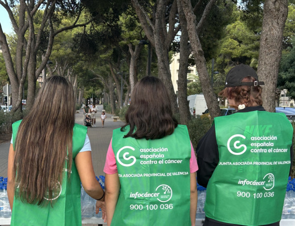 Las tres jóvenes, en el punto de avituallamiento