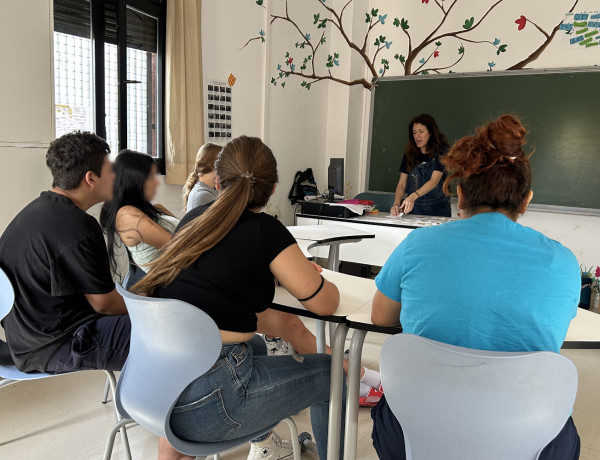 Chicas y chicos de Lucentum participan en el taller de la Plataforma de Infancia