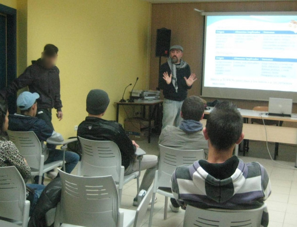 El centro de día ‘Levante’ y el Programa de Medio Abierto de Alicante ponen en marcha un curso de manipulación de alimentos