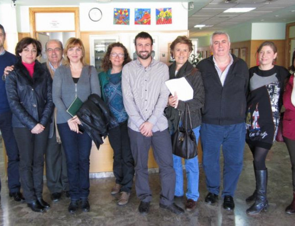 Los residentes del centro ‘Altavida’ de Abanilla (Murcia) reciben la visita de la Comisión de Discapacidad
