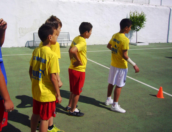 Los menores del Centro 'Sant Sebastiá' de Vinaròs campeones de Futbol sala y subcampeones de Voleybol en las ligas intercentros 2010/2011 de Castellón