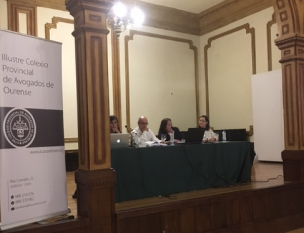 La subdirectora del centro ‘Monteledo’ de Ourense participa en una jornada sobre la protección de los derechos del menor