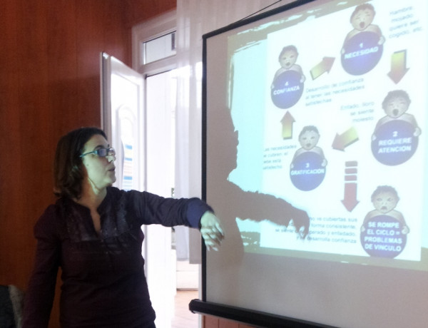 La orientadora Rebeca Mata, durante la ponencia sobre Protección de Menores
