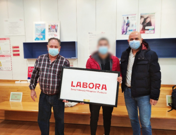 Un joven atendido en la residencia ‘La Villa’ de Villena (Alicante) visita la sede del Servicio Público de Empleo y Formación de la Comunitat Valenciana. Fundación Diagrama. Comunidad Valenciana 2022.