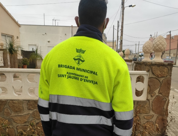 Un joven atendido en el Servicio de Primera Acogida ‘Ullals II’ de Sant Jaume d'Enveja firma su primer contrato laboral