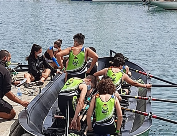 Un joven del Hogar ‘Benalúa’ participa en el Campeonato de España de Llaüt Mediterráneo como parte del equipo del Club Náutico Alicante Costa Blanca