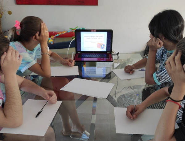 Las jóvenes atendidas en los recursos ‘Kyra’ de Andalucía participan en una serie de talleres de empleo