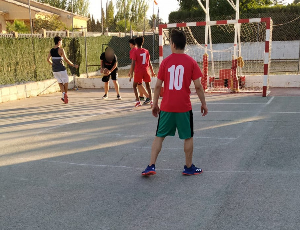 Los jóvenes atendidos en el centro de acogida ‘Alácera’ de Caudete (Albacete) participan en el I Torneo Benéfico de Baloncesto 3x3. Fundación Diagrama. Castilla-La Mancha 2019.