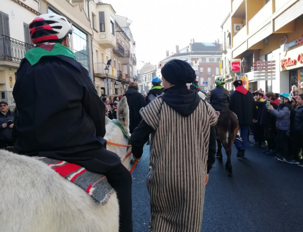 Los jóvenes atendidos en el centro ‘Al Amal’ de Puig-Reig (Barcelona) participan en las fiestas populares del municipio. Fundación Diagrama. Cataluña 2020. 