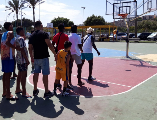 Los jóvenes atendidos en el centro ‘Cardones’ de Las Palmas de Gran Canaria participan en numerosas actividades con motivo del final del verano. Fundación Diagrama 2019. 