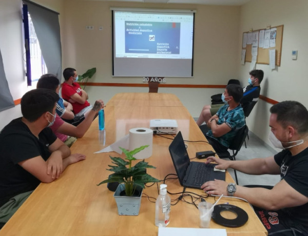Los jóvenes atendidos en el centro ‘Los Alcores’ y el Centro Terapéutico de Carmona (Sevilla) completan un taller de alimentación saludable