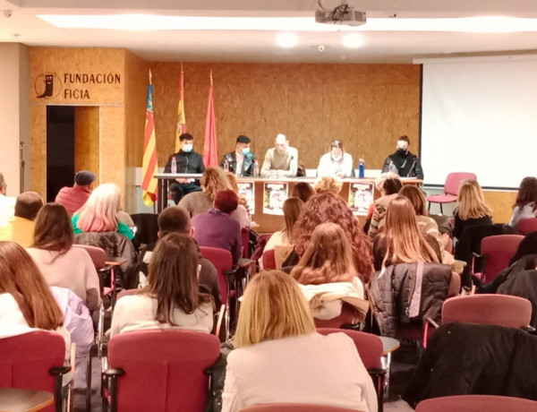 Jóvenes atendidos en los centros ‘Alácera’ de Caudete y ‘La Atalaya’ de Villena participan en una charla con motivo del Día contra la Discriminación Racial. Fundación Diagrama. Castilla-La Mancha. Comunidad Valenciana 2022.