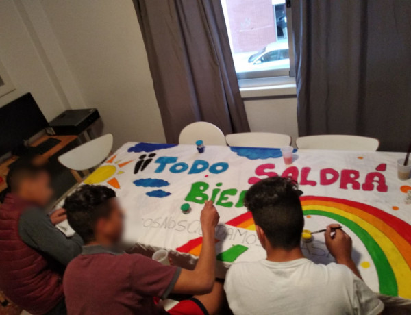 Los jóvenes atendidos en el Hogar de Acogida ‘Manuela Solís Clarás’ de Vinarós (Castellón) participan en varios talleres relacionados con el COVID-19. Fundación Diagrama. Comunidad Valenciana 2020. 