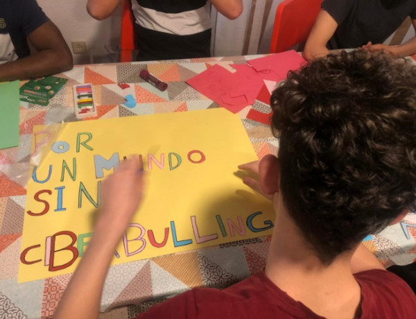 Los jóvenes atendidos en el Hogar ‘La Atalaya’ de Villena (Alicante) realizan un taller de prevención y concienciación sobre ciberbullying. Fundación Diagrama. Comunidad Valenciana 2020. 