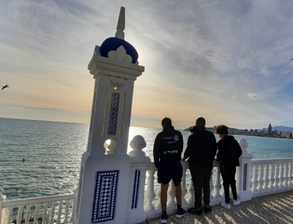 Los jóvenes atendidos en el Hogar ‘La Magrana’ descubren parte del patrimonio natural de las localidades de Alicante y Benidorm