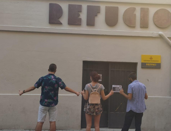 Jóvenes de la Residencia ‘Campanar’ de Valencia amplían sus conocimientos sobre la historia de la ciudad con una visita al refugio antiaéreo de Serranos