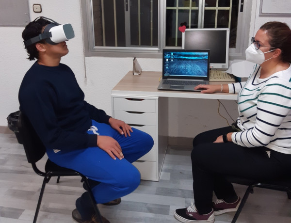 Jóvenes atendidos en la residencia ‘Pi i Margall’ de Burjassot (Valencia) participan en un proyecto de terapia mediante la realidad virtual 