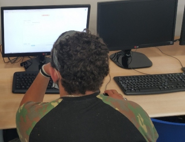 Menores atendidos en el Servicio Integral de Medio Abierto y en el Servicio de Mediación Penal de Jaén asisten a una charla sobre prevención para la seguridad vial
