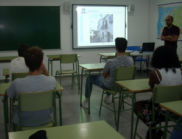 Los jóvenes del centro de atención específica ‘Montefiz’ de Ourense realizan un curso de prevención de riesgos laborales. Fundación Diagrama. Galicia 2019.