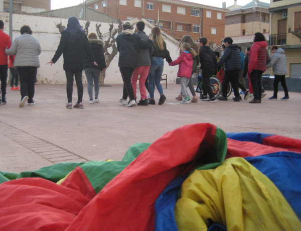 os jóvenes atendidos en el centro de día ‘Levante’ de Alicante colaboran en varias actividades con la Asociación Somriu. Fundación Diagrama. Comunidad Valenciana 2019. 