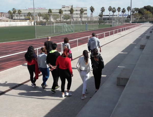 Los jóvenes atendidos en el centro ‘Els Reiets’ de Alicante participan en un recorrido guiado por la Universidad de Alicante. Fundación Diagrama. Comunidad Valenciana 2019. 