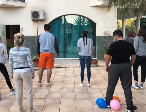 Los jóvenes del centro ‘La Pobla’ de La Pobla de Vallbona (Valencia) llevan a cabo una serie de actividades para fomentar la participación infantil