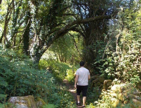 Jóvenes del centro ‘Montefiz’ de Ourense descubren el entorno natural del municipio de Esgos. Fundación Diagrama. Galicia 2022.