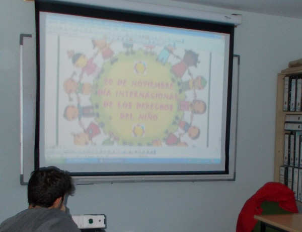 Los jóvenes atendidos en el Centro Socioeducativo Juvenil (CSJ) de Cantabria participan en la campaña #endviolence de UNICEF. Fundación Diagrama. Cantabria 2018. 