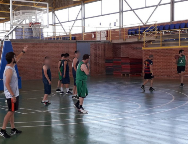 Jóvenes atendidos en los centros ‘Pi Gros’ de Castellón y ‘Alácera’ de Caudete participan en una jornada de convivencia con el Club Baloncesto Caudete. Fundación Diagrama. Castilla-La Mancha. Comunidad Valenciana 2019.