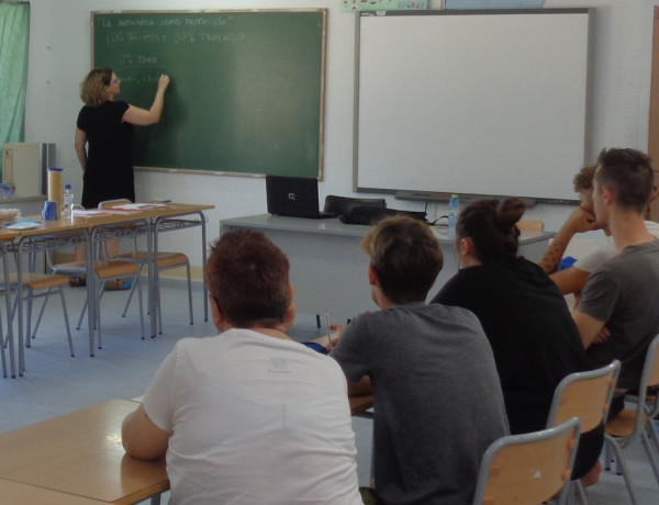 Los menores atendidos en el centro de reeducación ‘La Villa’ de Villena (Alicante) reciben la visita de la investigadora matemática Teresa Arias. Fundación Diagrama. Comunidad Valenciana 2019. 