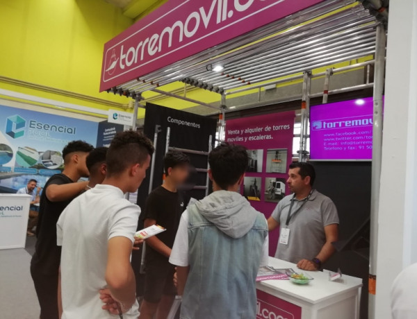 Jóvenes del Programa de Inserción Labora de Cádiz asisten a la segunda edición de ExpoConstruye. Fundación Diagrama. Andalucía 2022.