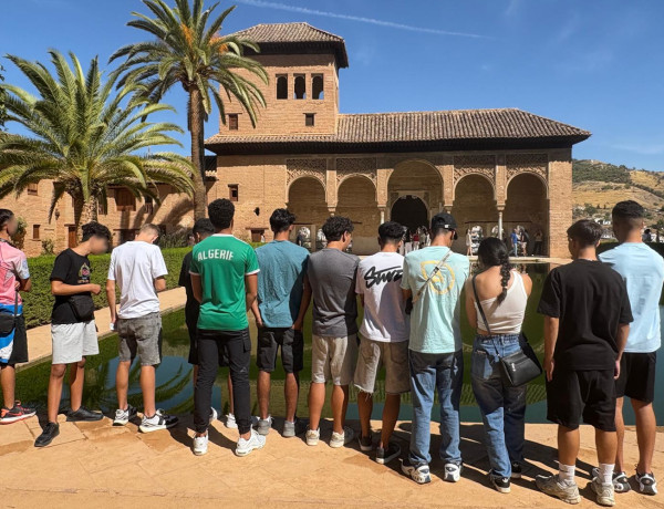 Una docena de personas usuarias del Programa Labora de Granada participa en el proyecto ‘La Alhambra educa’ 
