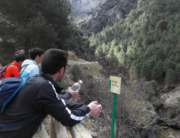 Ruta por el Parque Natural de las Sierras de Cazorla. Menores de 'Las Lagunillas' (Jaén). Fundación Diagrama.
