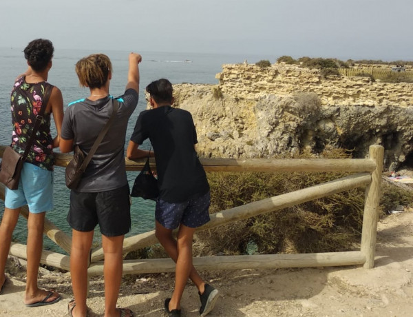 Los menores del centro ‘Llauradors’ de Elche participan en una acción de voluntariado medioambiental en la isla de Tabarca. Fundación Diagrama. Comunidad Valenciana 2018.