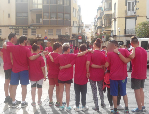 Jóvenes de 'Baix Maestrat' de Vinarós. Maratón Popular 2016. Fundación Diagrama.