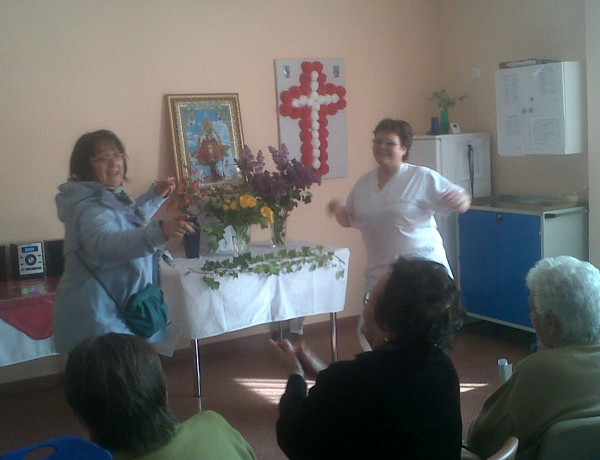La Residencia ‘Nuestra Señora de Cortes’ de Alcaraz (Albacete) organiza actividades tradicionales con motivo de las Cruces de Mayo