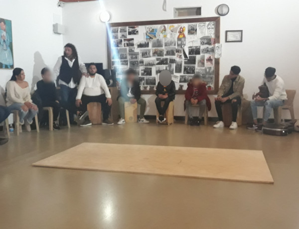 Los menores atendidos en el centro ‘La Jara’ de Alcalá de Guadaíra (Sevilla) reciben la visita del bailaor flamenco Francisco J. Suarez ‘El Torombo’ y su grupo. Fundación Diagrama. Andalucía 2019.  